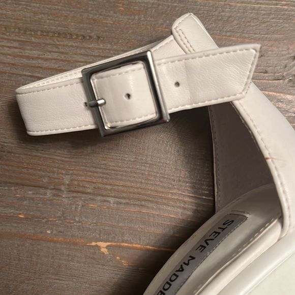 Steve Madden Scarlet Platform Foam Treaded White Wedge Sandal - 6 - Picture 9 of 12